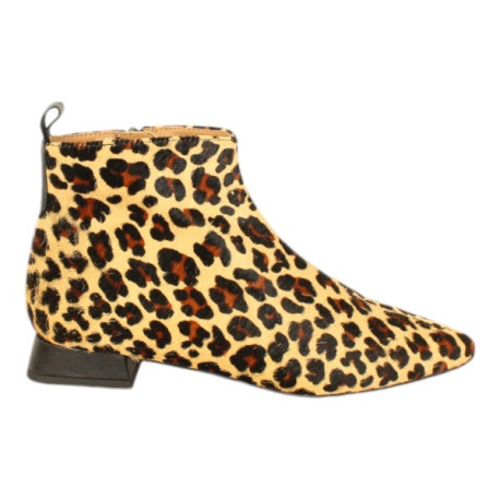 botin tacon 3 cm piel print leo modelo log