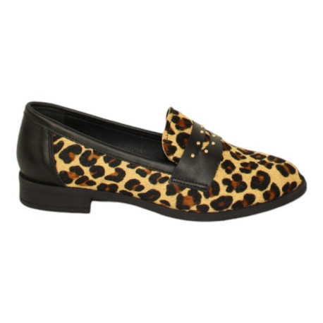 mocasin con remaches piel print leo modelo dinka