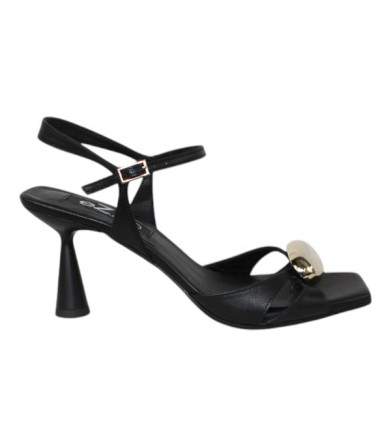 sandalia con pulsera y aplique metal tacon 8cm