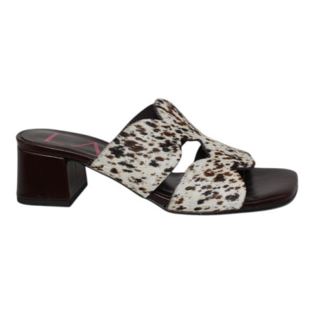 zueco tacon 5 con piel print animal modelo akoma