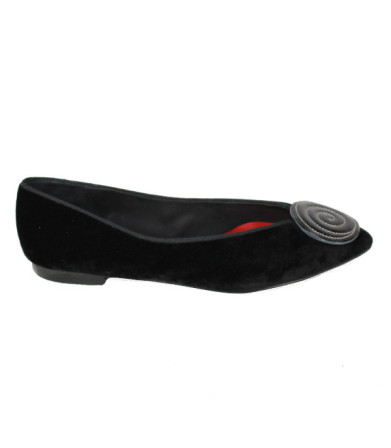 ZAPATO TIPO BAILARINA ESCOTADA EN TERICIPELO CON ADORNO GEOMETRICO