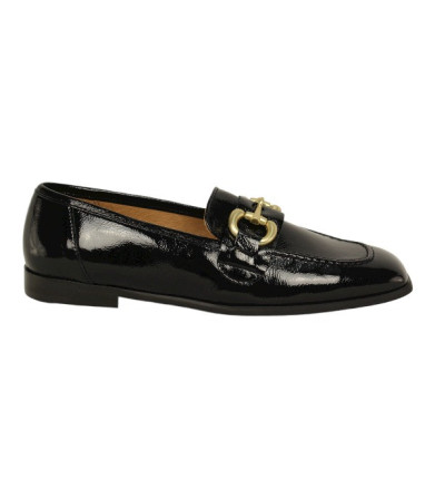 mocasin con punta cuadrada con eslabon metal  y piel charol