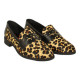 mocasin con remaches piel print leo modelo dinka