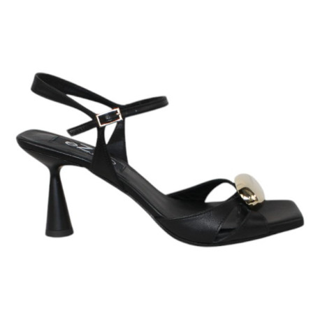 sandalia con pulsera y aplique metal tacon 8cm