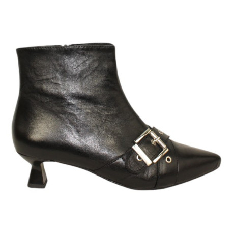 botin tacon 5 cm con hebillas cruzadas