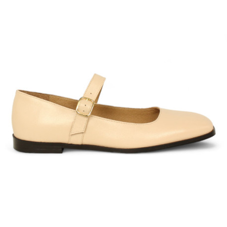 zapato con pulsera y punta cuadrada modelo alida