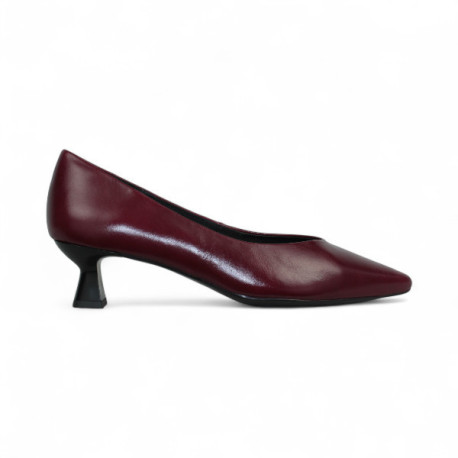 zapato salon con tacon fino 5 cm