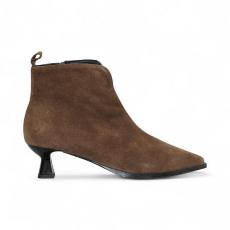 botin tacon fino de 5cm y piso cerco
