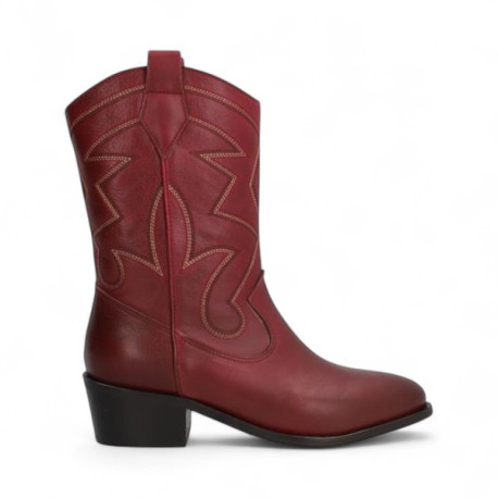 bota cowboy con caña bordada linea queens