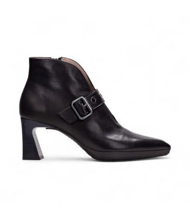 botin elastico frontal y hebilla linea atlanta