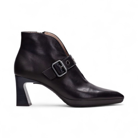 botin elastico frontal y hebilla linea atlanta