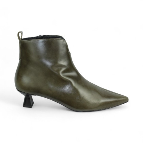 botin tacon fino 5 cm con piso goma flexible modelo tag