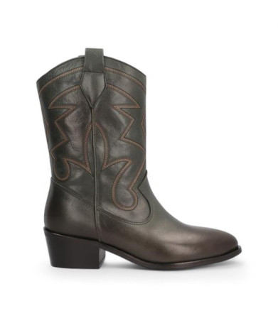 bota cowboy con caña bordada linea queens