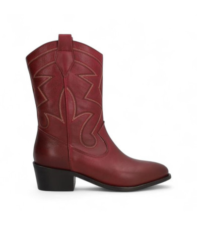 bota cowboy con caña bordada linea queens