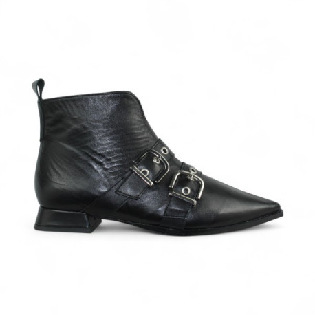 botin tacon 5 cm con hebillas y remaches con piso cerco